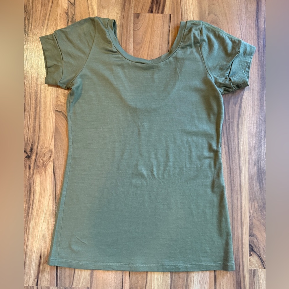 IBEX “SEVENTEEN.5 NELSON” ULTRA FINE MERINO WOOL TOP. SIZE SMALL